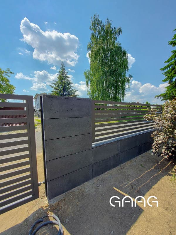 Betonowe ogrodzenie z bloczków betonowych GAAG Vide - Antracyt - Ostrów Wielkopolska