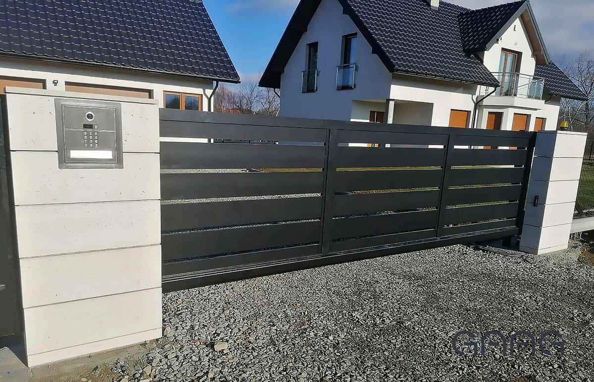 Betonowe ogrodzenie z bloczków betonowych GAAG Vide biały - Limanowa