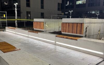 Betonowe siedziska – ekskluzywne osiedle w centrum Warszawy