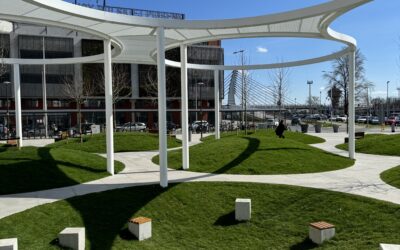 Siedziska z betonu architektonicznego – modernizacja otoczenia Dworzec Główny w Opolu